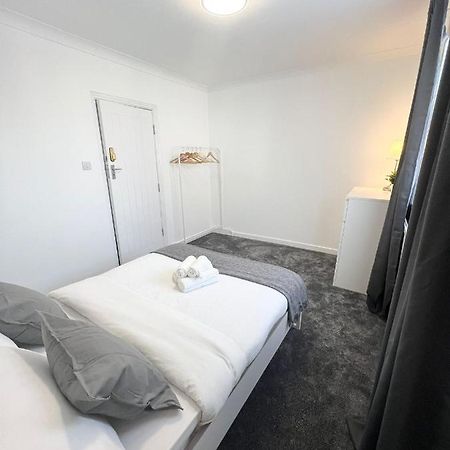 Stunning Flat In Greater London Hotel Exterior photo