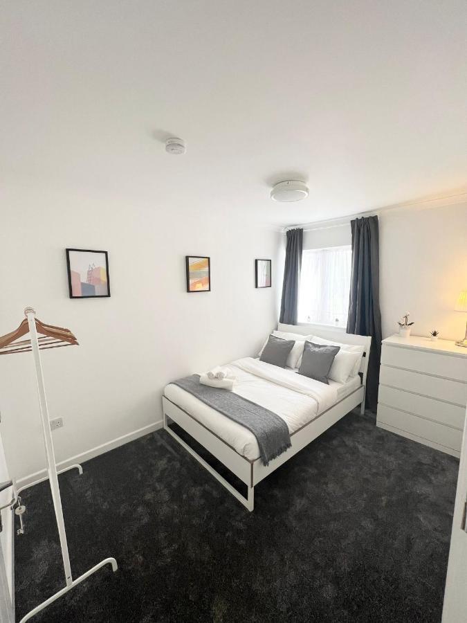 Stunning Flat In Greater London Hotel Exterior photo